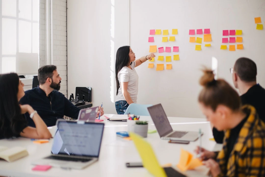 Scegliere la giusta soluzione ecommerce incorporabile: una guida di confronto completa